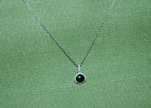 onyx-diamond-pendant onyx-diamond-pendant